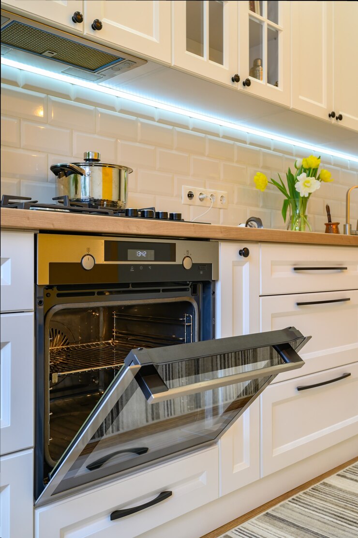 cozy-modern-well-designed-kitchen-interior_97070-2630